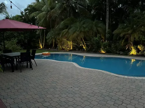 1673 Victoria Pointe Circle Weston FL 33327