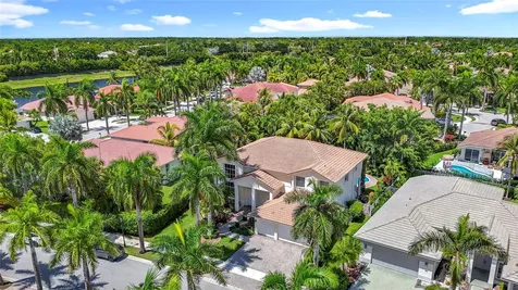 1673 Victoria Pointe Circle Weston FL 33327