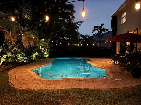 1673 Victoria Pointe Circle Weston FL 33327