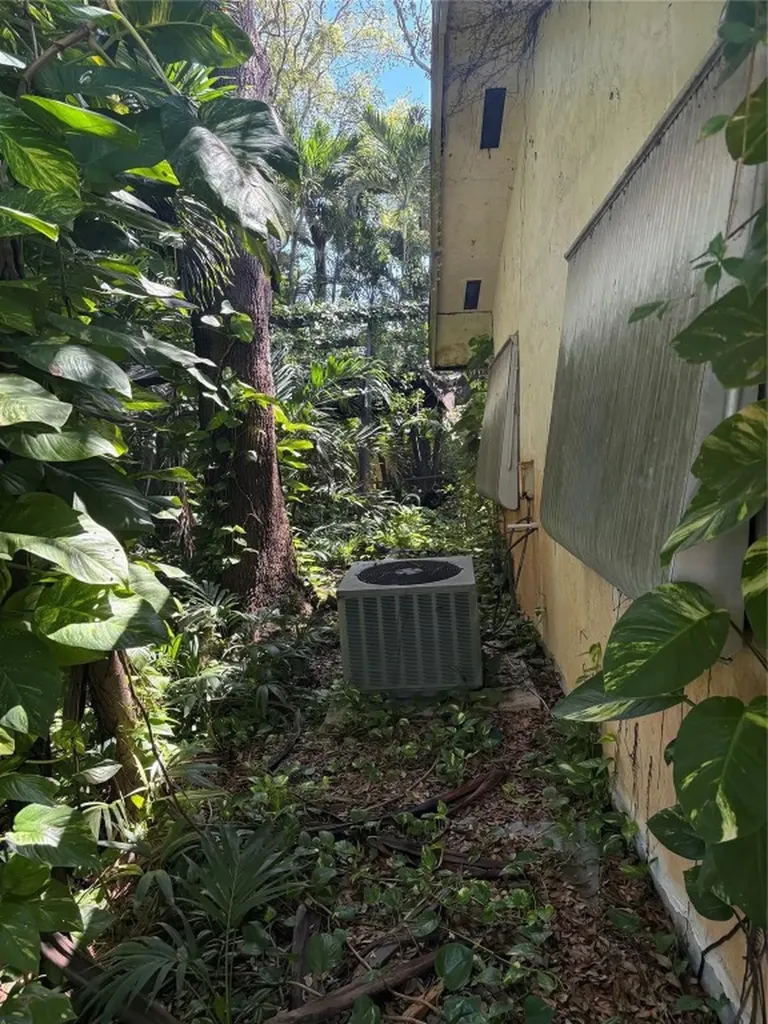 2109 Pinehurst Drive West Palm Beach FL 33407