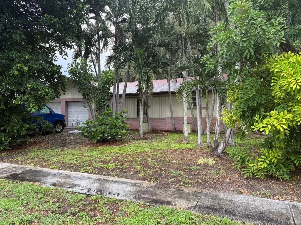 2109 Pinehurst Drive West Palm Beach FL 33407