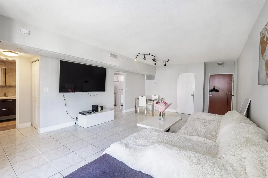3801 S Ocean Drive Hollywood FL 33019