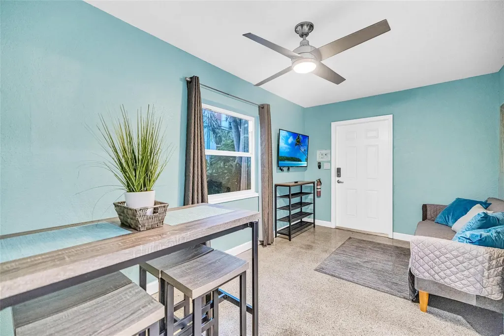 1715 NE 11th Street Fort Lauderdale FL 33304