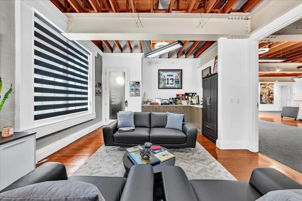 21 W Las Olas Boulevard Fort Lauderdale FL 33301
