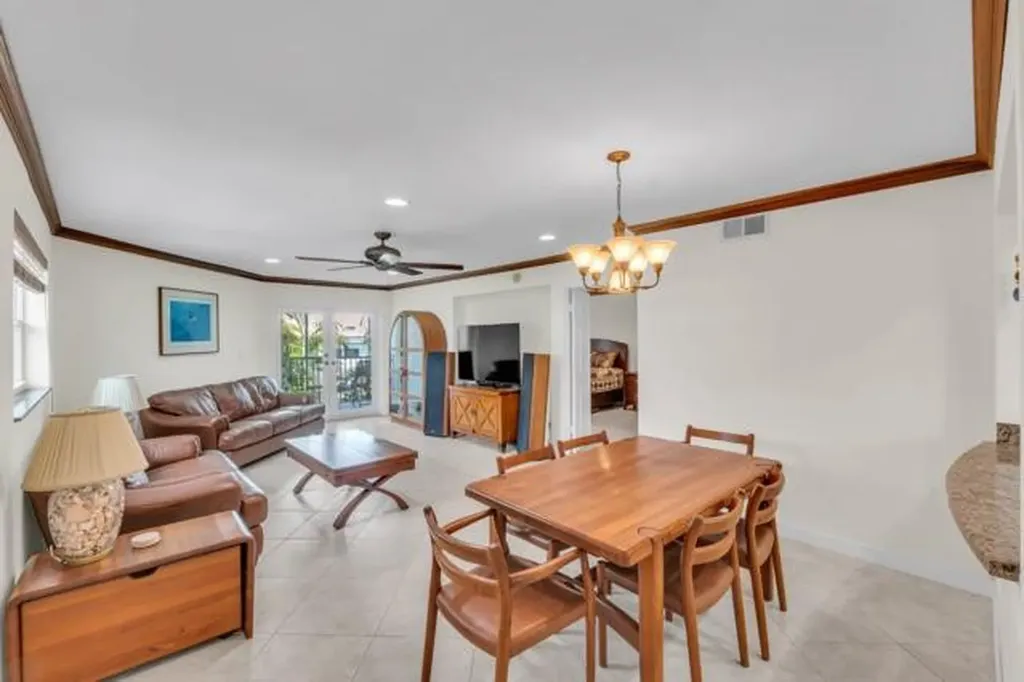 961 SE 20th Avenue Deerfield Beach FL 33441