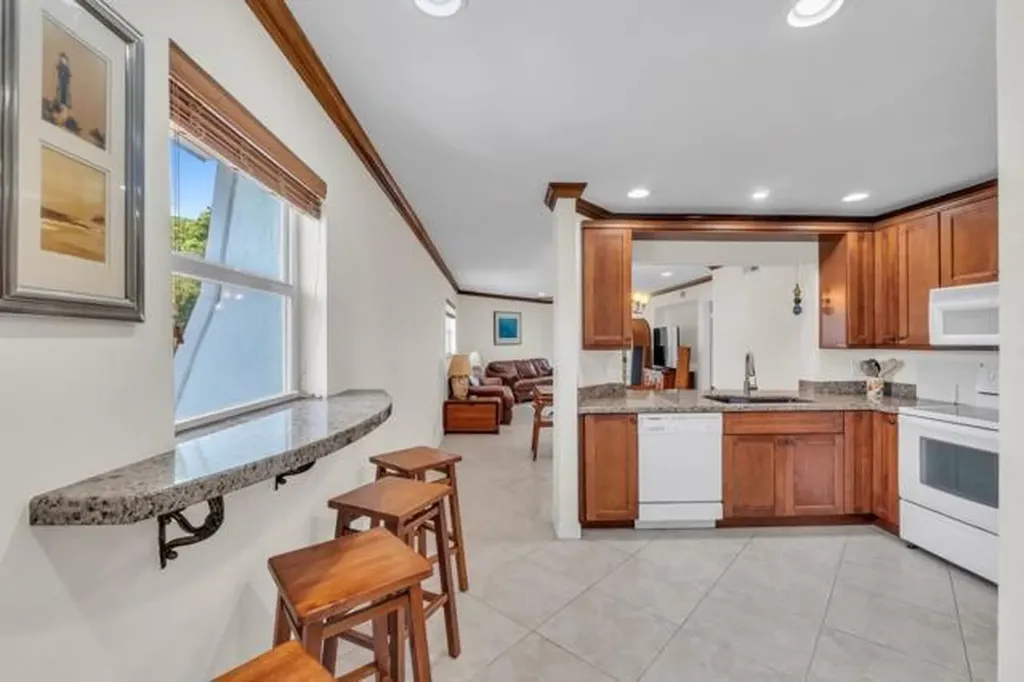 961 SE 20th Avenue Deerfield Beach FL 33441