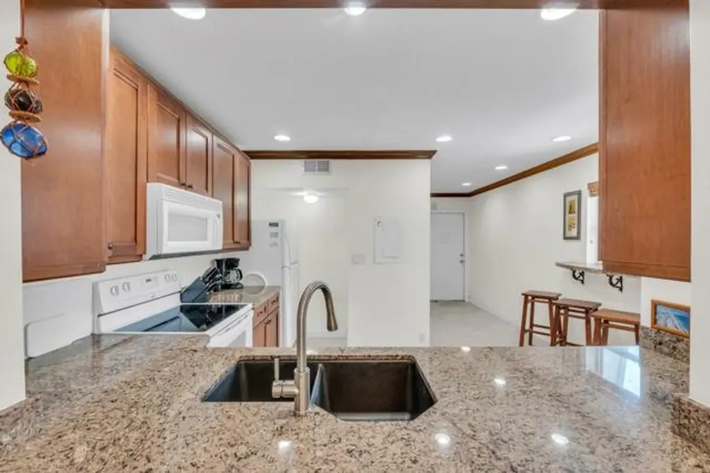 961 SE 20th Avenue Deerfield Beach FL 33441