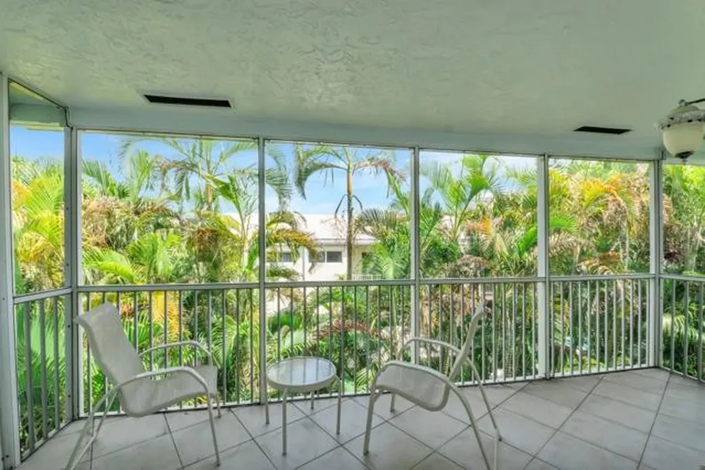 961 SE 20th Avenue Deerfield Beach FL 33441