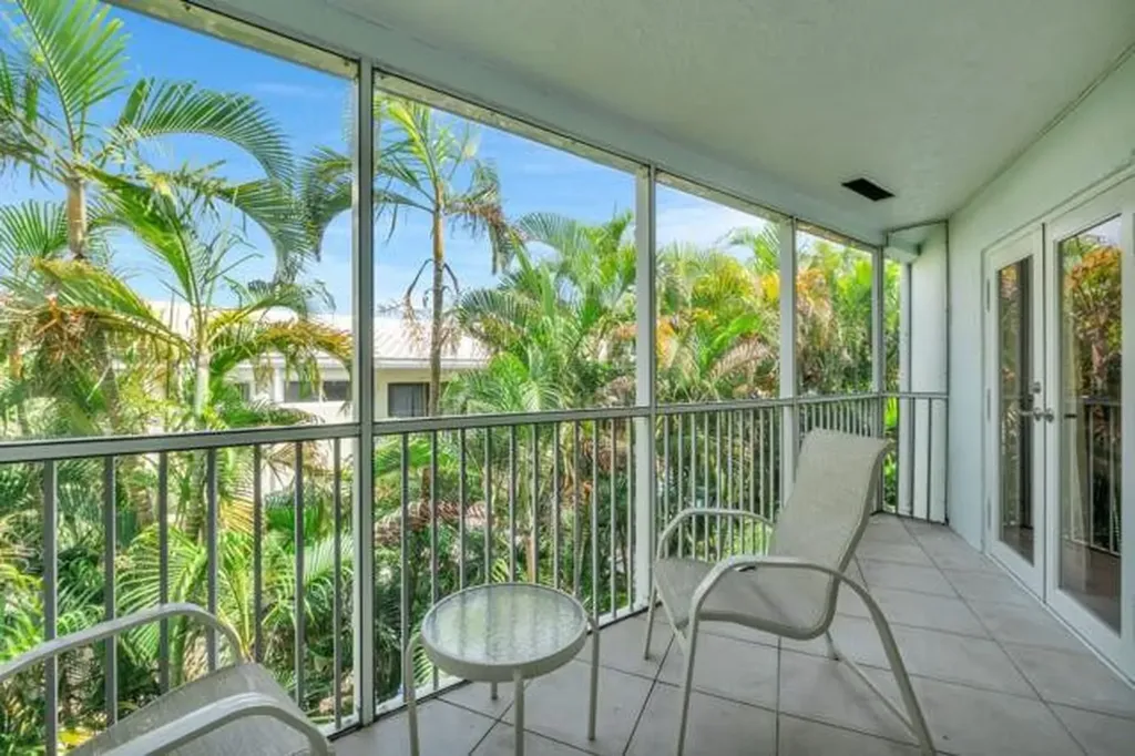 961 SE 20th Avenue Deerfield Beach FL 33441