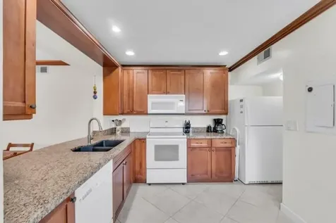 961 SE 20th Avenue Deerfield Beach FL 33441
