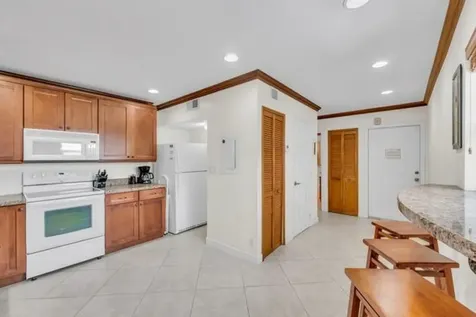 961 SE 20th Avenue Deerfield Beach FL 33441