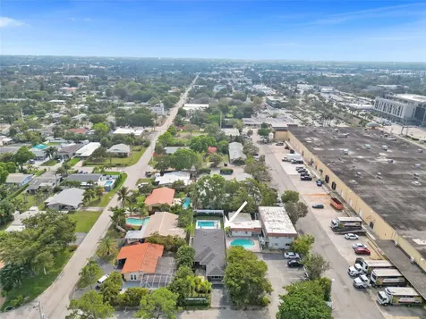 1280 NE 40th Street Oakland Park FL 33334