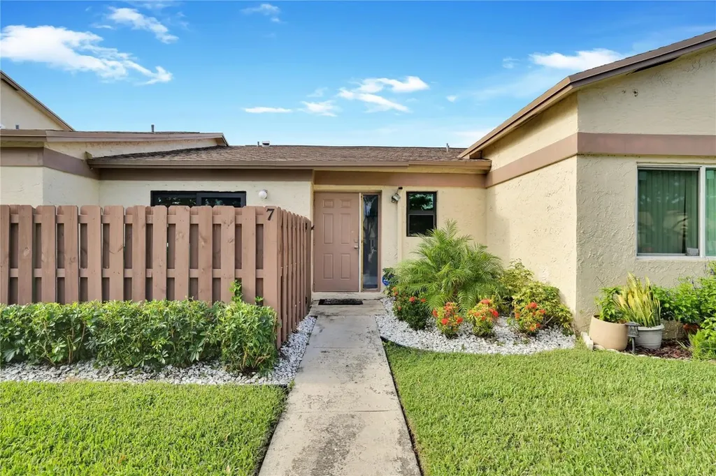 10700 NW 30th Place Sunrise FL 33322