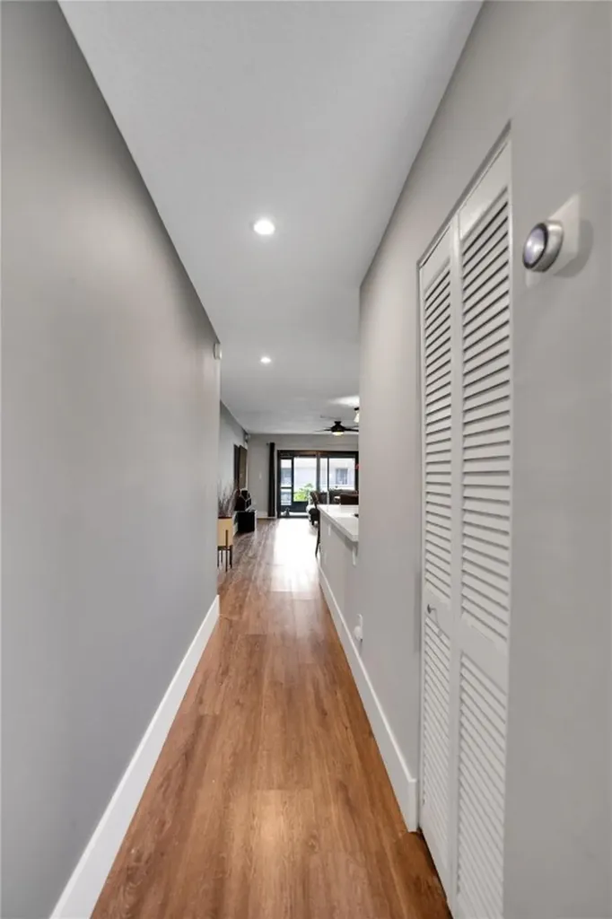 10700 NW 30th Place Sunrise FL 33322