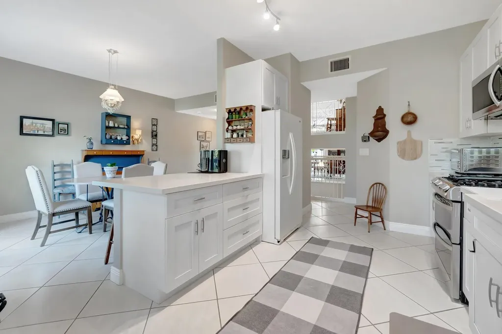 1776 Bay Drive Pompano Beach FL 33062