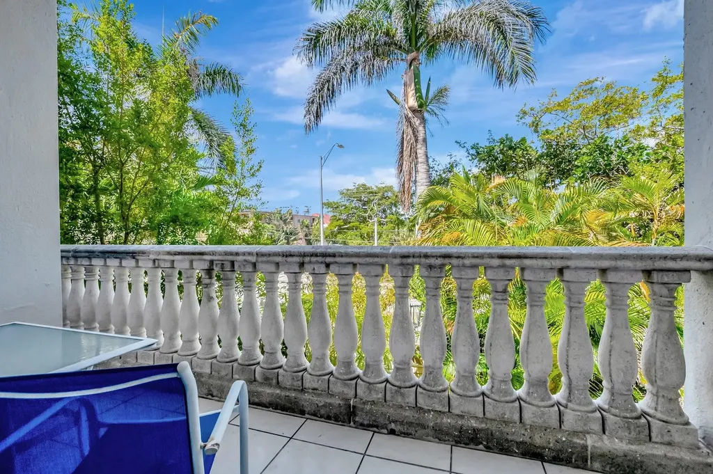 1776 Bay Drive Pompano Beach FL 33062
