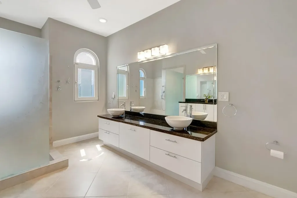 1776 Bay Drive Pompano Beach FL 33062