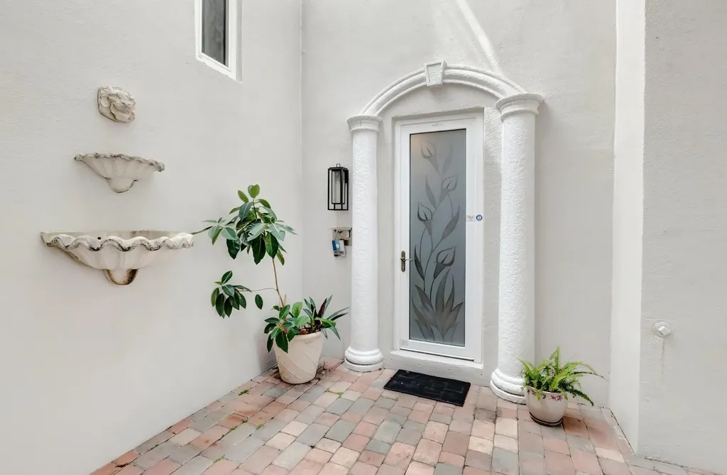1776 Bay Drive Pompano Beach FL 33062
