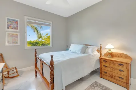1776 Bay Drive Pompano Beach FL 33062