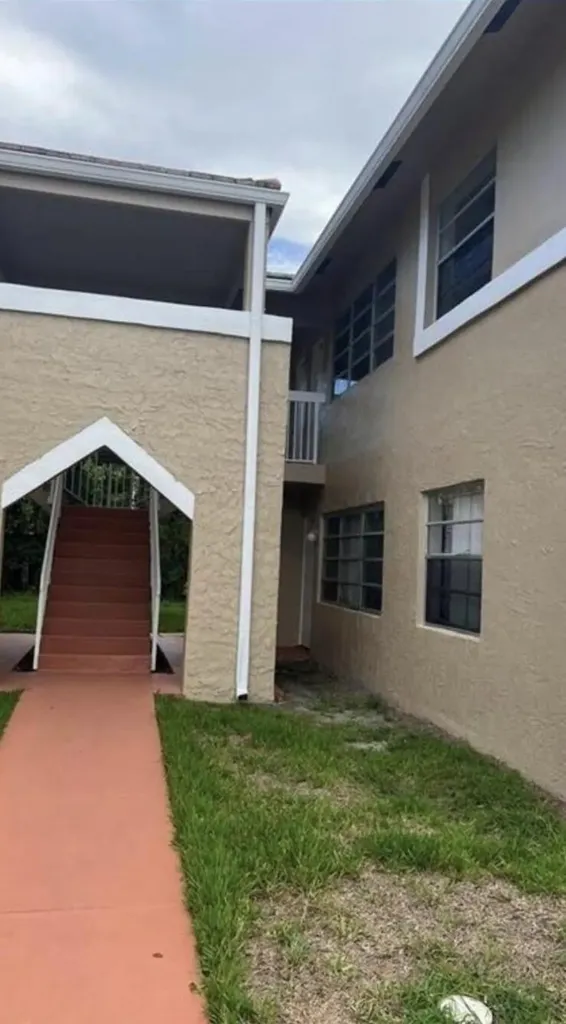 9984 Twin Lakes Drive Coral Springs FL 33071
