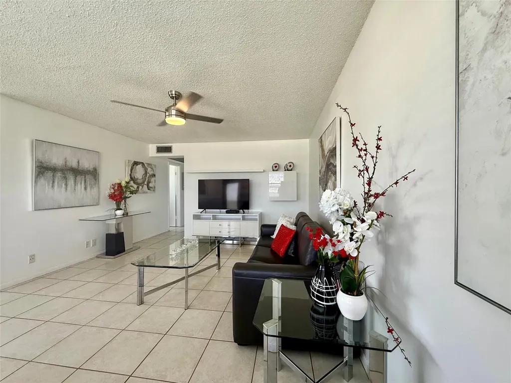 144 Farnham F Deerfield Beach FL 33442
