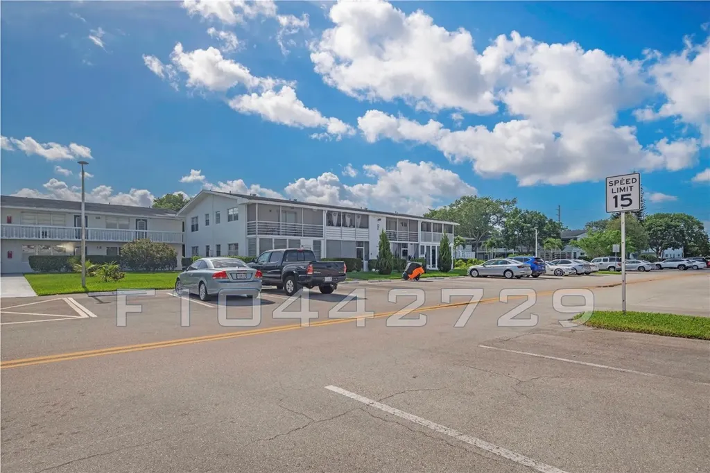 144 Farnham F Deerfield Beach FL 33442
