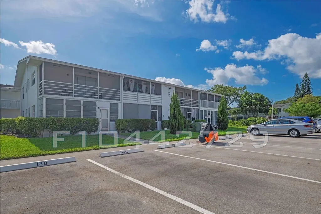 144 Farnham F Deerfield Beach FL 33442