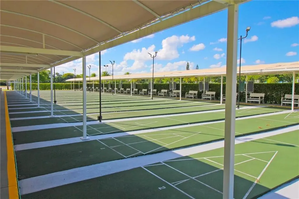 144 Farnham F Deerfield Beach FL 33442