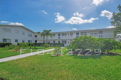144 Farnham F Deerfield Beach FL 33442