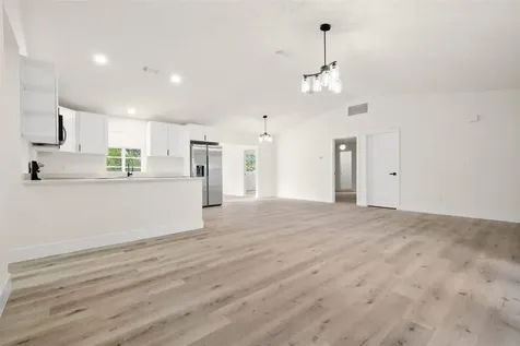 461 SW Meadow Terrace Port St Lucie FL 34984