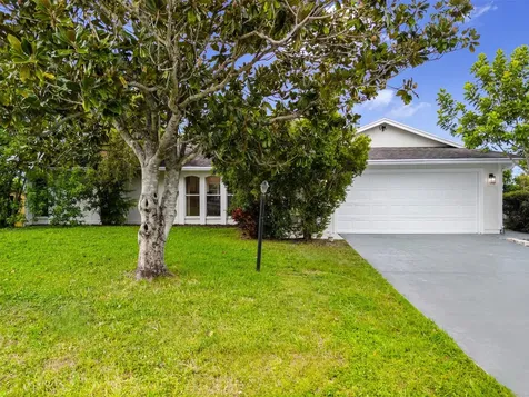 461 SW Meadow Terrace Port St Lucie FL 34984