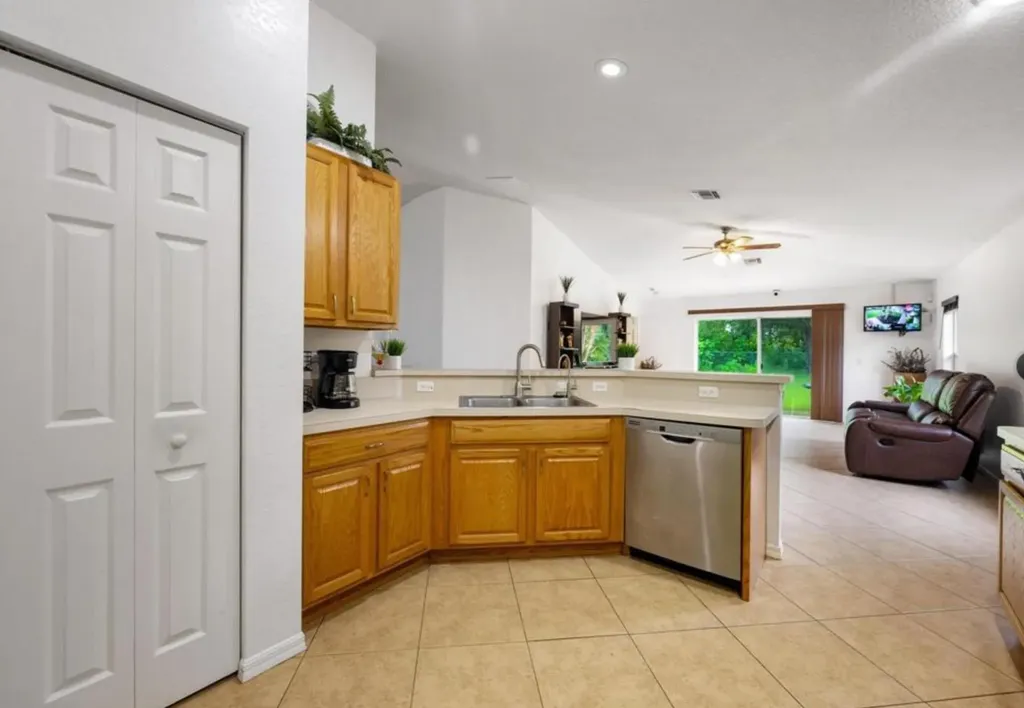 296 SW Panther Trace Port St Lucie FL 34953