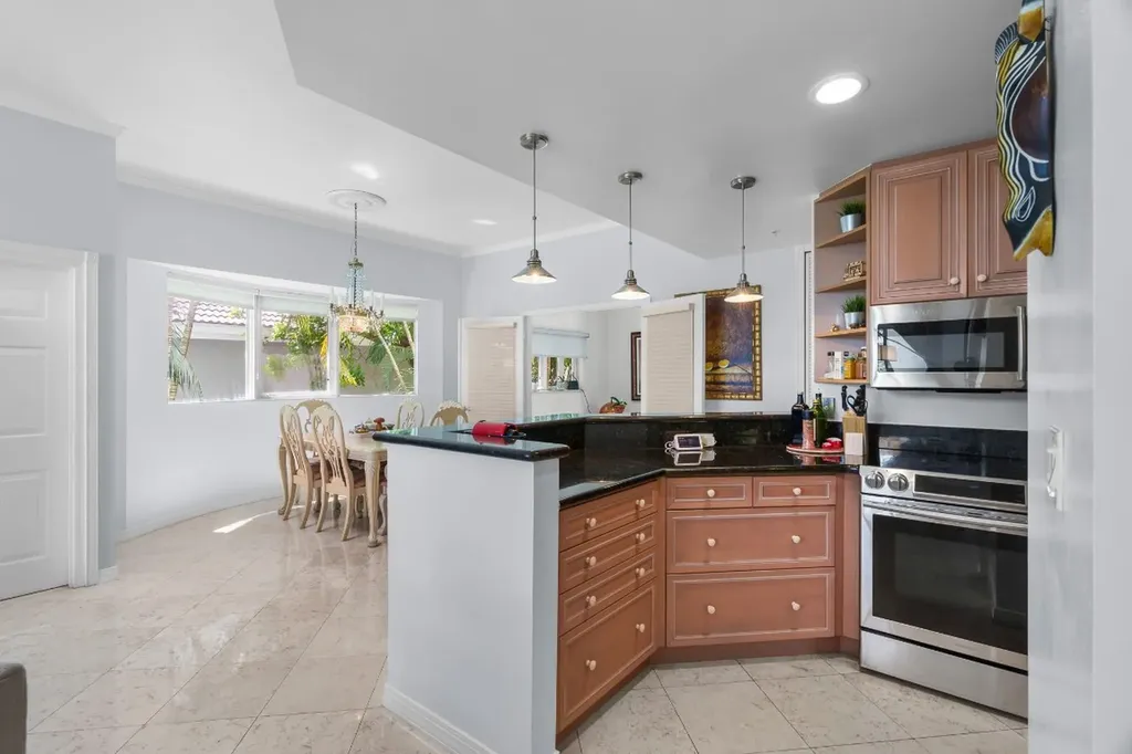70 Isle Of Venice Fort Lauderdale FL 33301