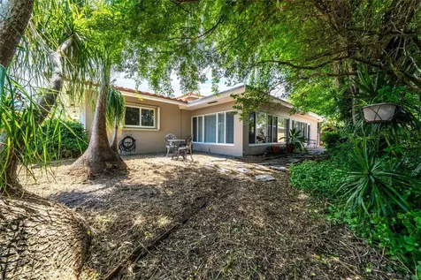 1711 NE 40th Court Oakland Park FL 33334