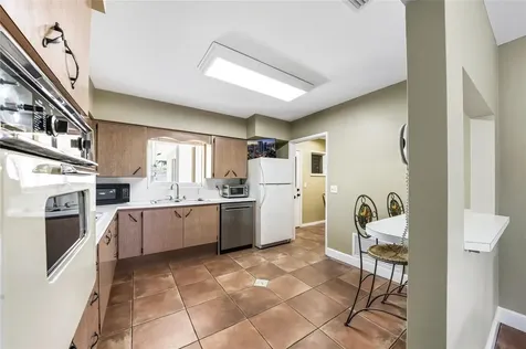 1711 NE 40th Court Oakland Park FL 33334
