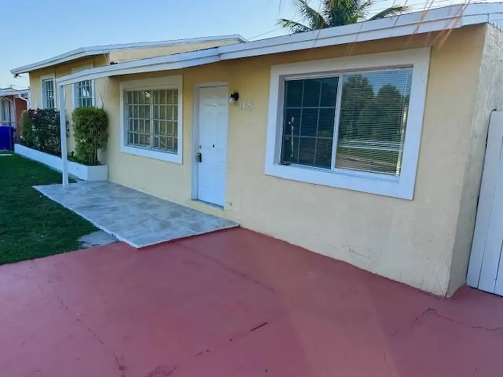 1451 SW 46th Avenue Fort Lauderdale FL 33317