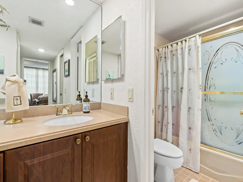 4221 W Palm Aire Drive Pompano Beach FL 33069