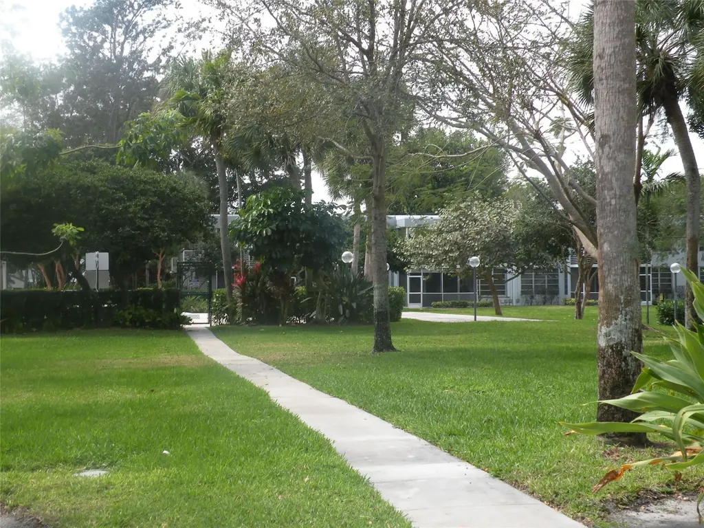 4221 W Palm Aire Drive Pompano Beach FL 33069