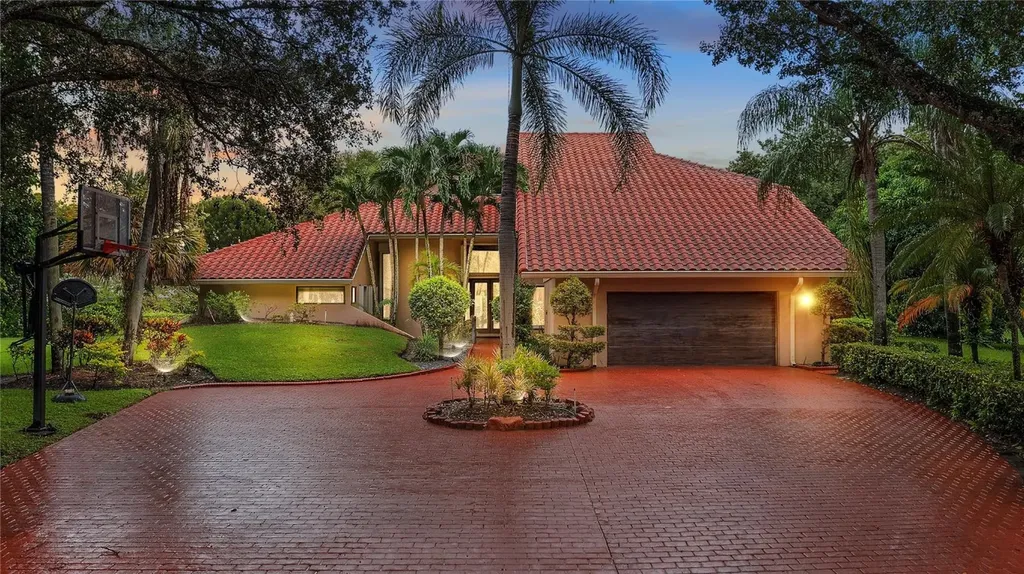 10111 Vestal Court Coral Springs FL 33071