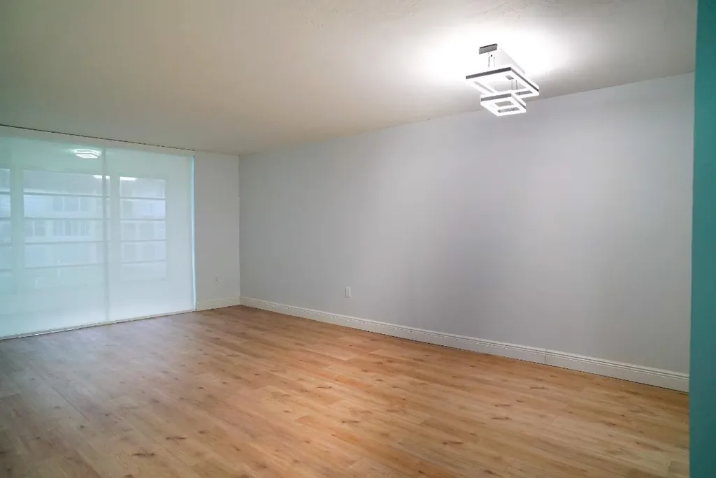 2780 N Pine Island Road Sunrise FL 33322