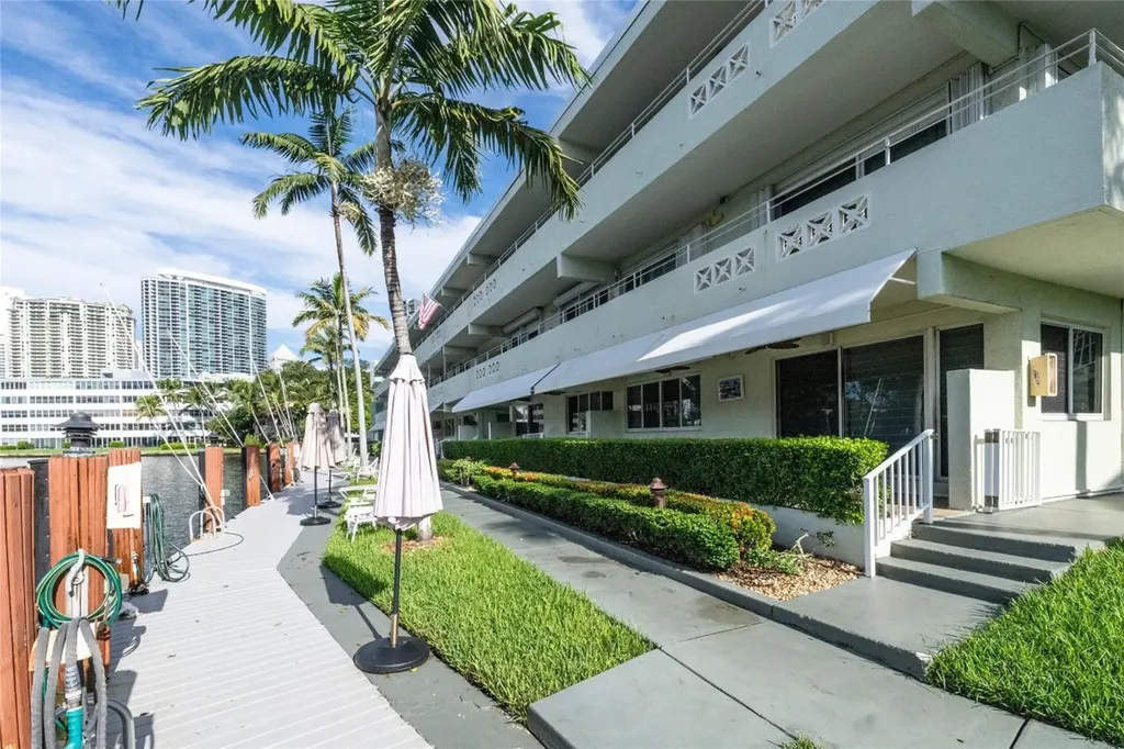 1000 SE 4th Street Fort Lauderdale FL 33301