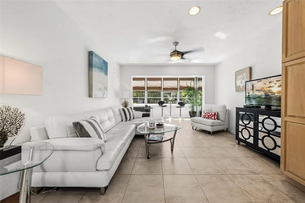 1000 SE 4th Street Fort Lauderdale FL 33301