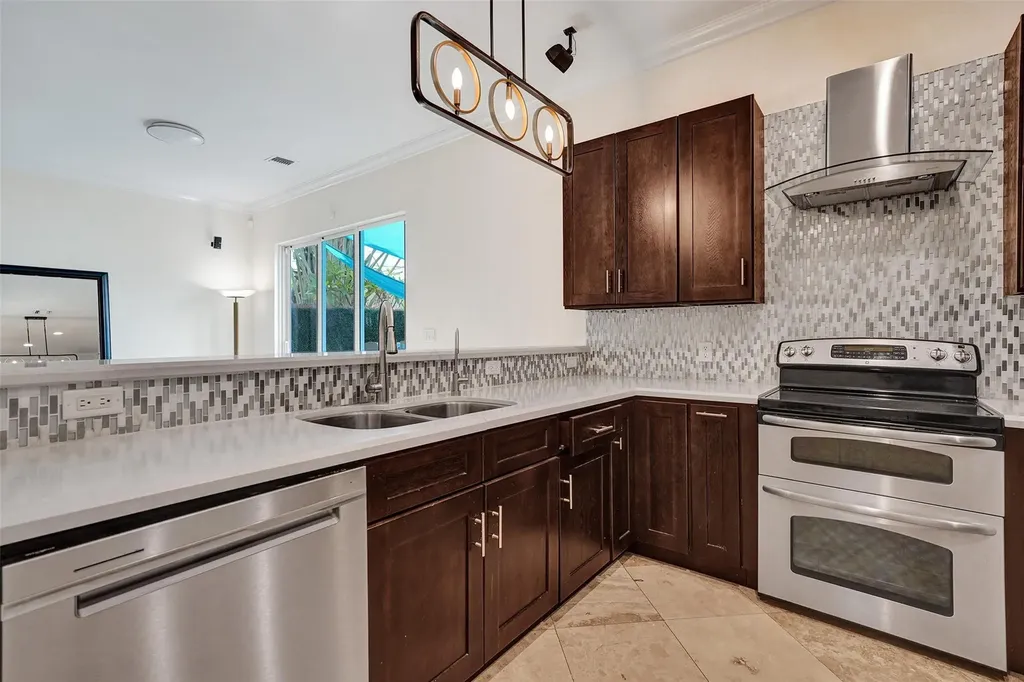 710 NE 15th Avenue Fort Lauderdale FL 33304