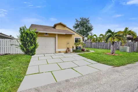 10921 SW 10th Court Pembroke Pines FL 33025