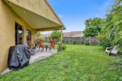 10921 SW 10th Court Pembroke Pines FL 33025