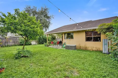 10921 SW 10th Court Pembroke Pines FL 33025