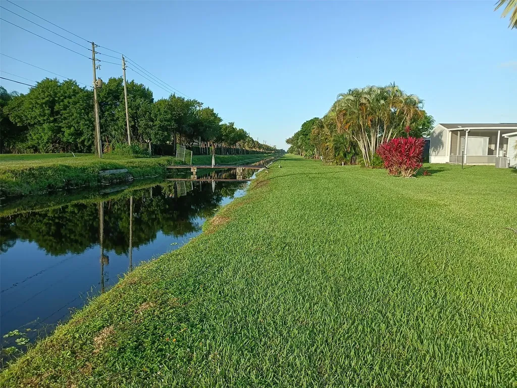 8204 South Street Boca Raton FL 33433