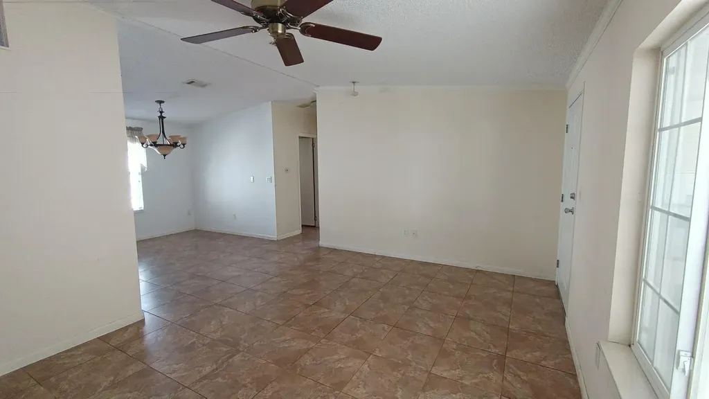 8204 South Street Boca Raton FL 33433