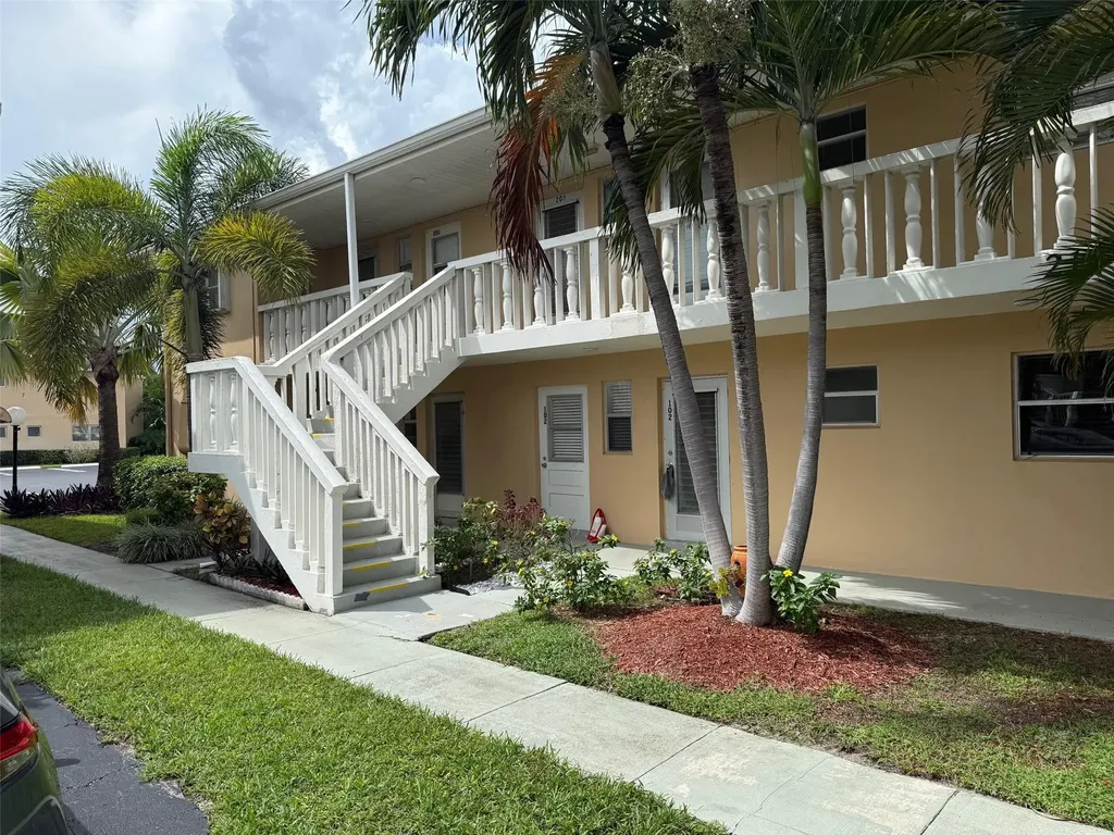 2141 NE 1st Court Boynton Beach FL 33435
