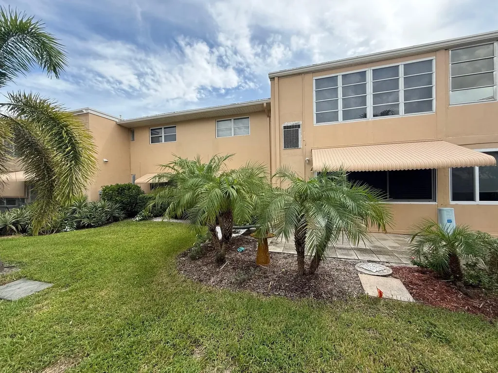2141 NE 1st Court Boynton Beach FL 33435